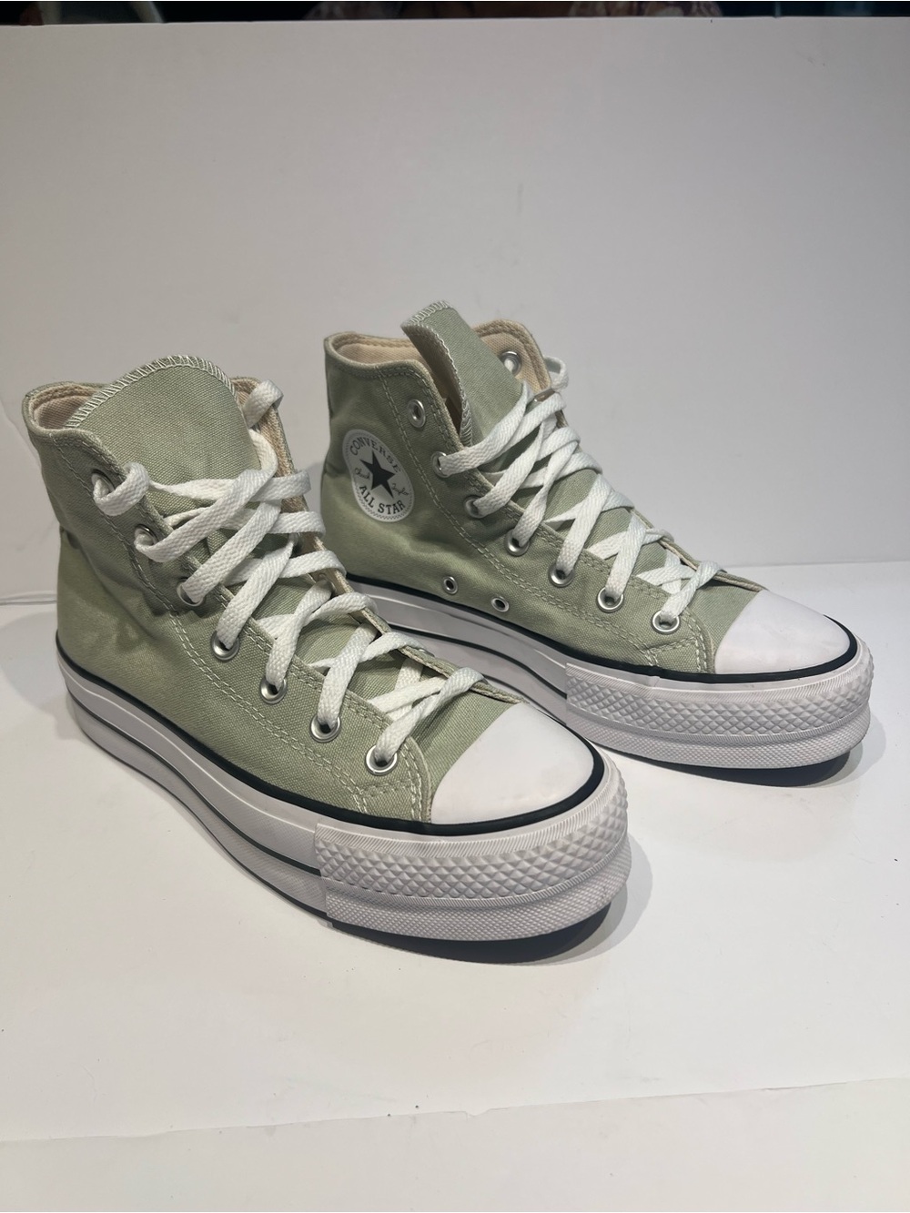 Women's Chuck Taylor All Star Hi Lift Platform Sneaker Sz 7